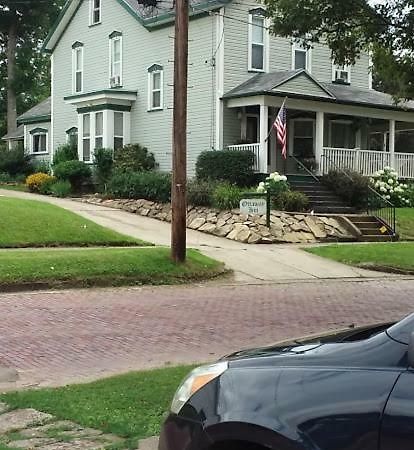 Ottaway Inn Llc Corry Bagian luar foto